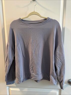 Uniqlo Relaxed Crewneck Sweatshirt in Lavender - Women